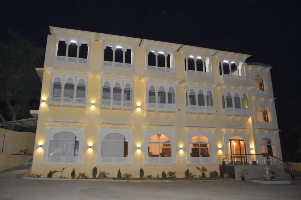 the hinglajgarh resort