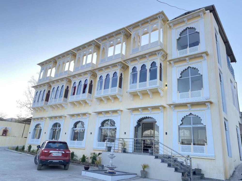 the hinglajgarh resort