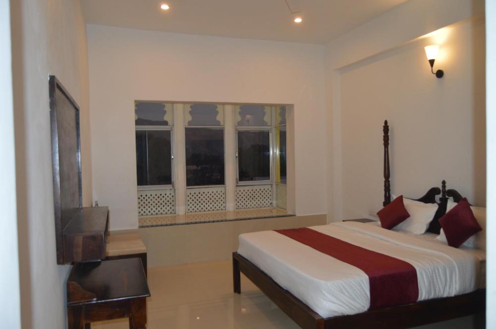 the hinglajgarh resort