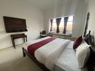 the hinglajgarh resort