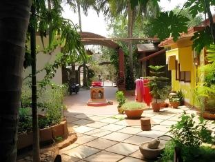 hotel palm groove vagator