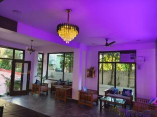 holiday highlight by golden castle hotel