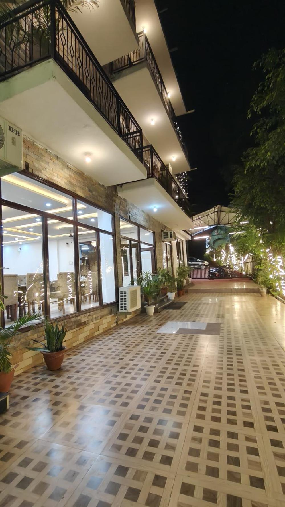 holiday highlight by golden castle hotel