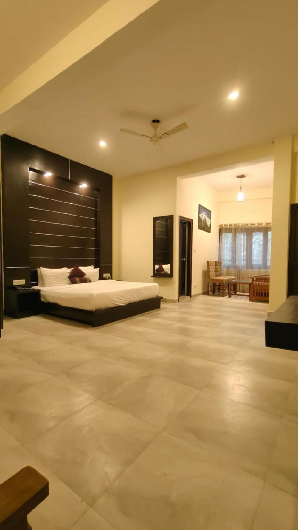 holiday highlight by golden castle hotel