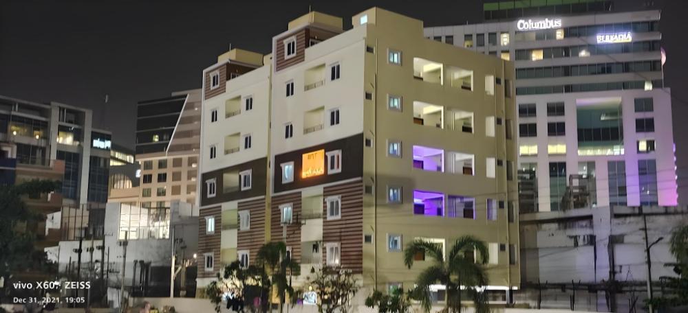 crozy corner 2bhk near aig andus embassy