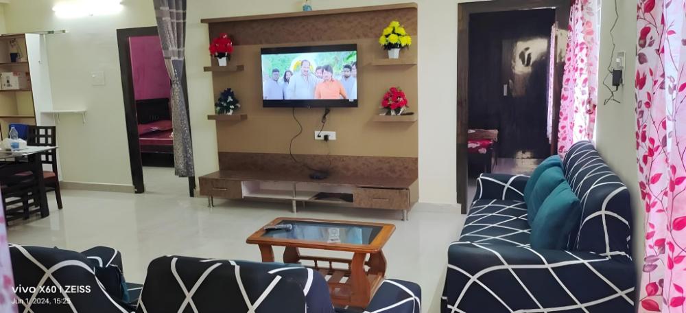 crozy corner 2bhk near aig andus embassy