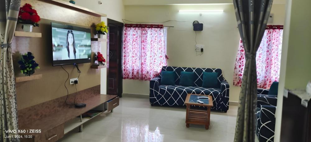 crozy corner 2bhk near aig andus embassy