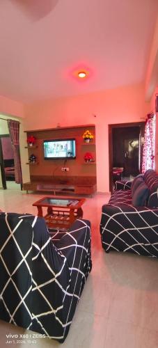 crozy corner 2bhk near aig andus embassy