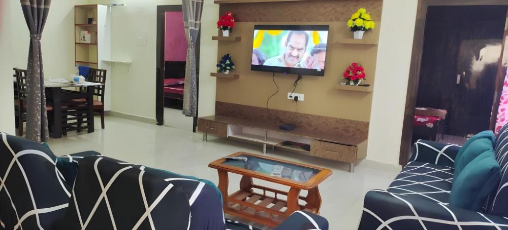 crozy corner 2bhk near aig andus embassy