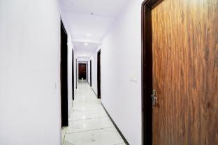 collection o hotel star inn near by hindon airforce mohan nagar ghaziabad