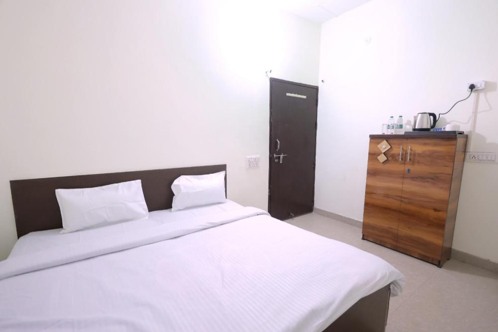 bhumika dham guest house near prem mandir