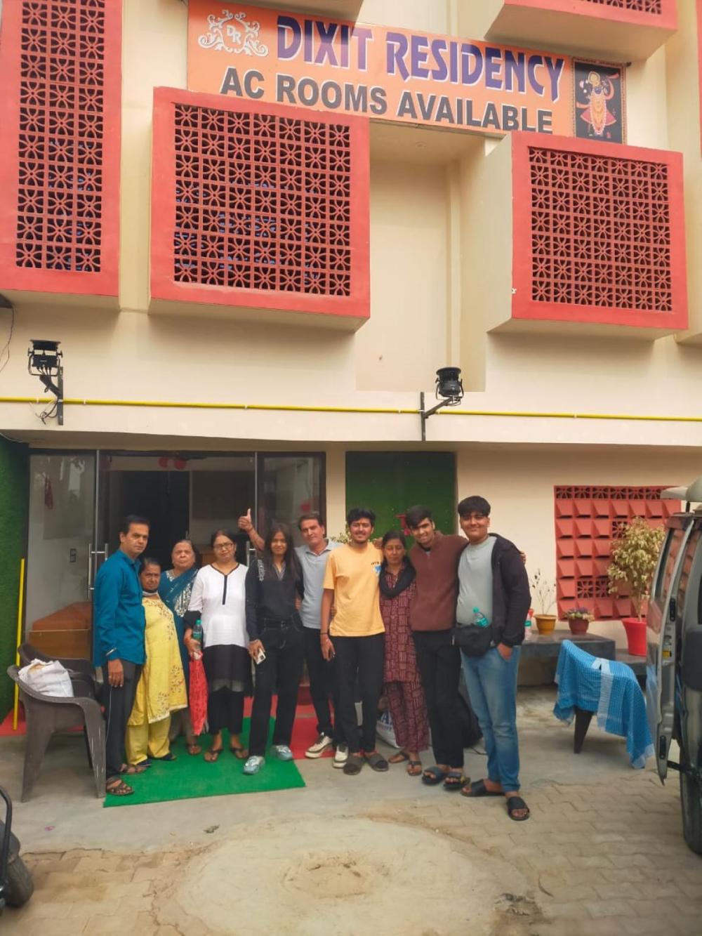 hotel dixit residency vrindavan