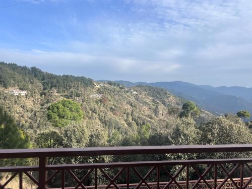 shalom hillcrest inn