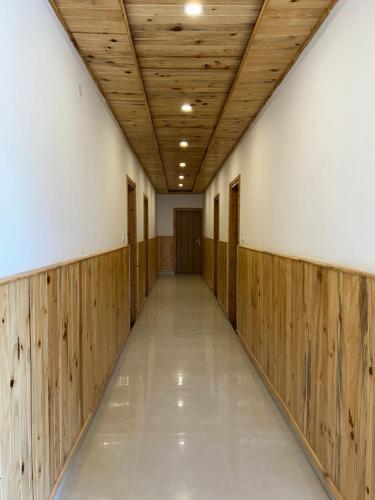 shalom hillcrest inn