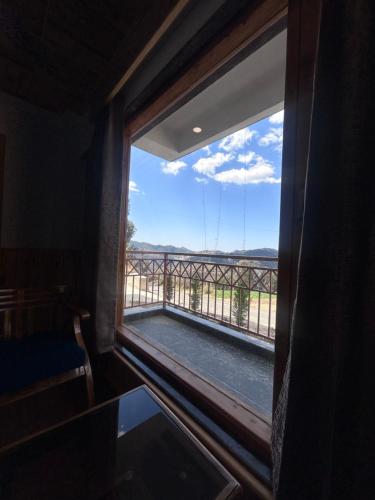 shalom hillcrest inn