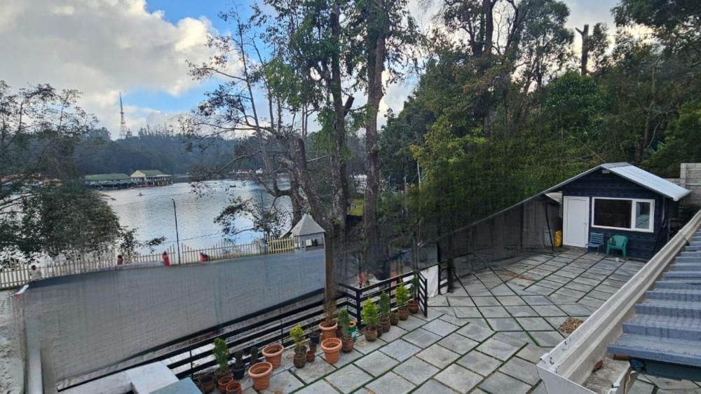 mango resorts by the lake