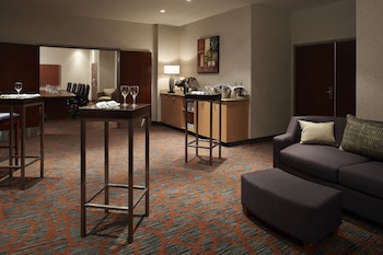 courtyard by marriott montreal airport