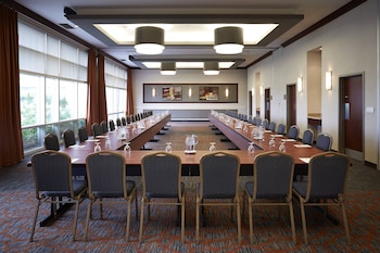 Courtyard By Marriott Montreal Airport,Montreal>>Dorval,4 star