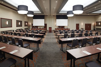 Courtyard By Marriott Montreal Airport,Montreal>>Dorval,4 star