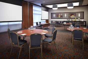 Courtyard By Marriott Montreal Airport,Montreal>>Dorval,4 star