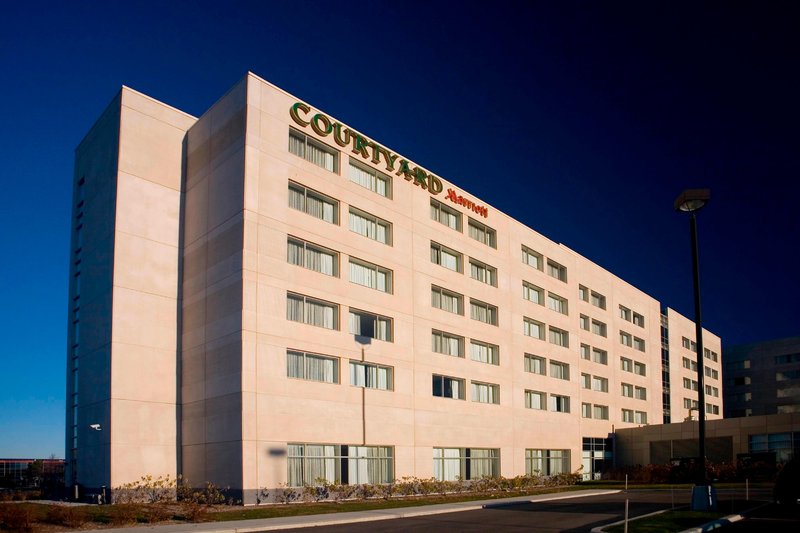 courtyard by marriott montreal airport