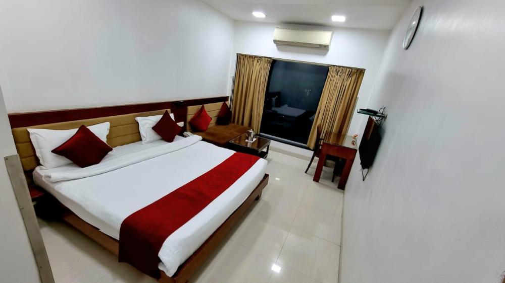 hotel raviraj chhatrapati sambhaji nagar