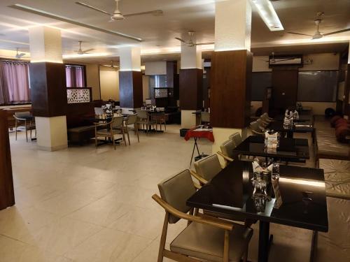 hotel raviraj chhatrapati sambhaji nagar