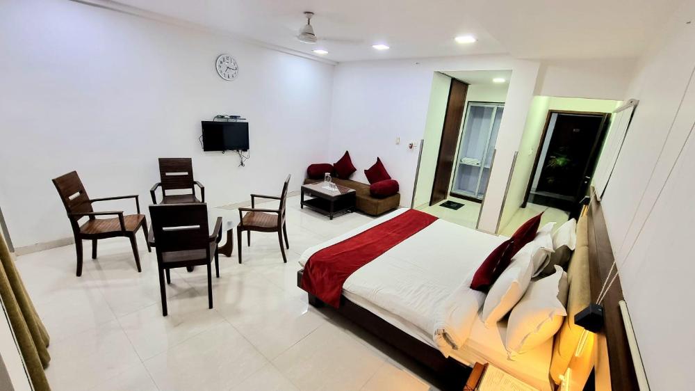 hotel raviraj chhatrapati sambhaji nagar