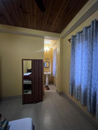 jeerosh hotel and lodge