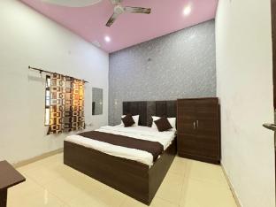the grand plaza agra