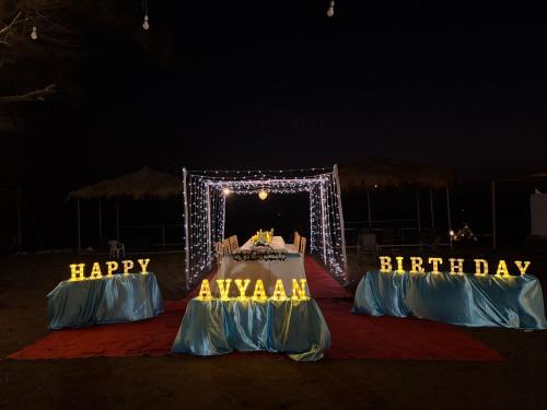 sea royal rooms and cafe