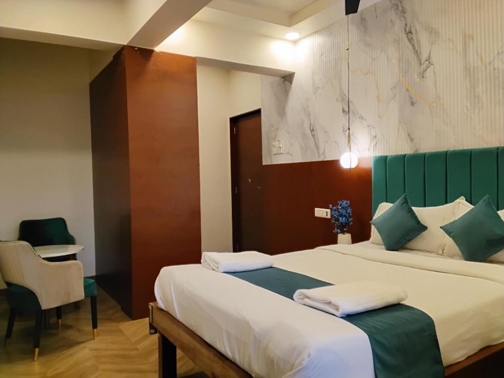 the solitaire residency