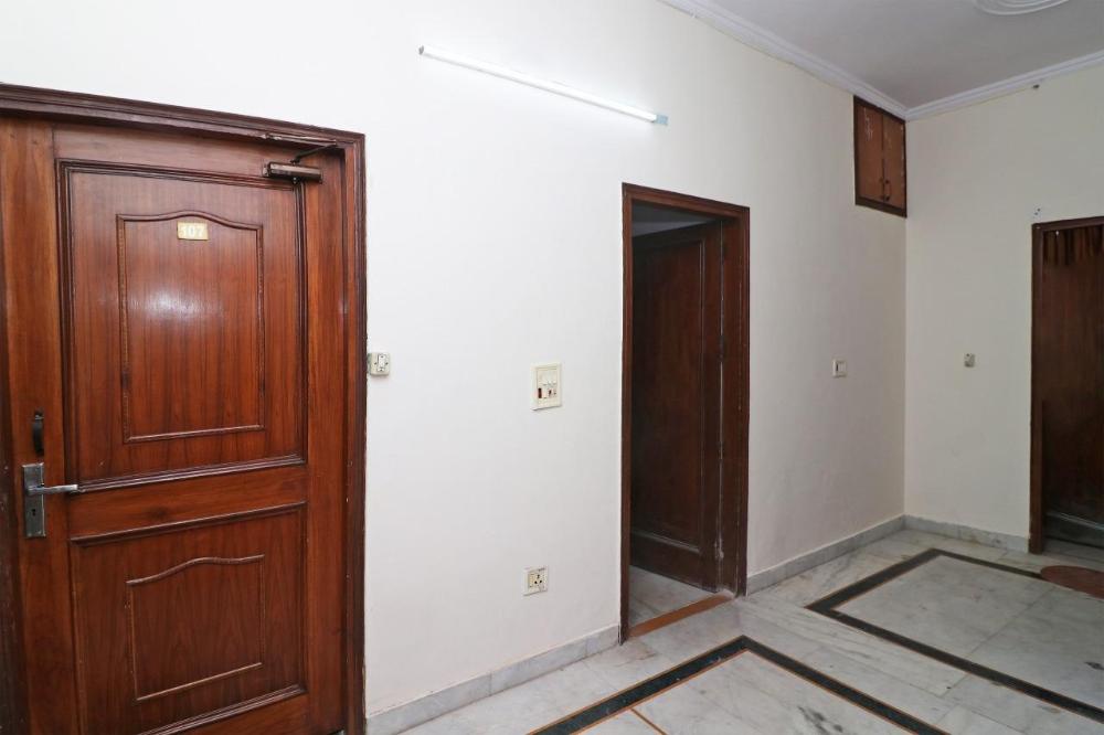 hari villa residency noida indoor stadium