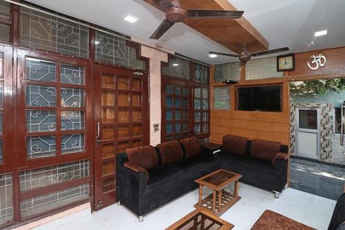 hari villa residency noida indoor stadium