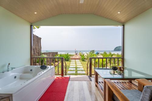 goa beach villa