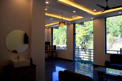 hotel breezewood wonders