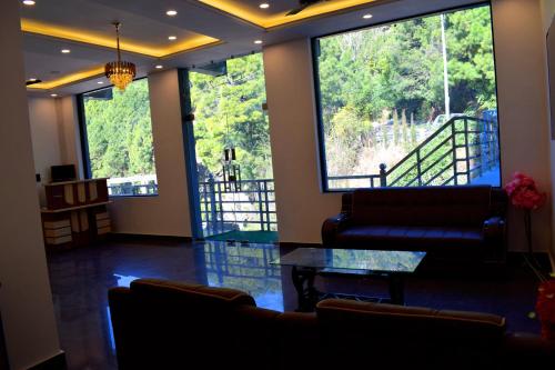 hotel breezewood wonders