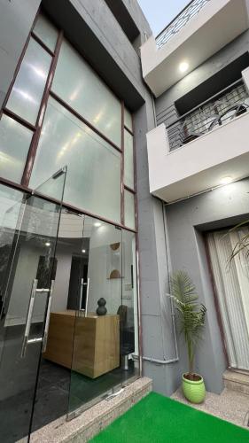 bluo penthouse cybercity bathtub terrace garden