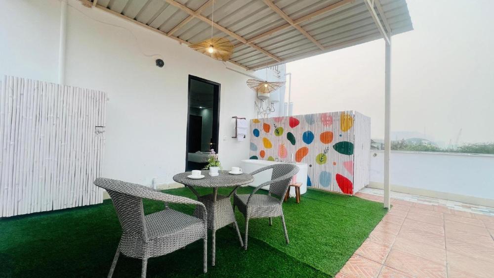 bluo penthouse cybercity bathtub terrace garden