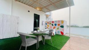 bluo penthouse cybercity bathtub terrace garden