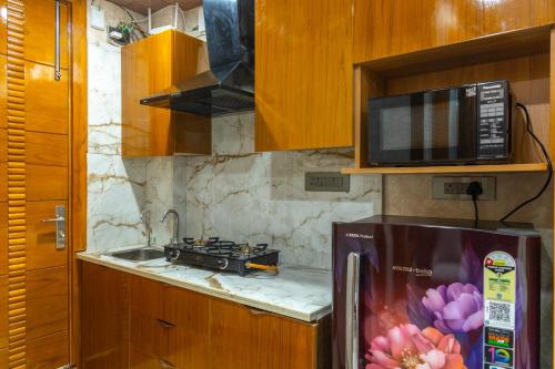 platinum services apartment dlf cyberhub