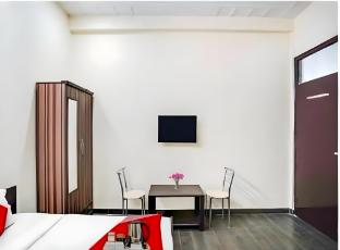 play ansal golf link 1 couple friendly