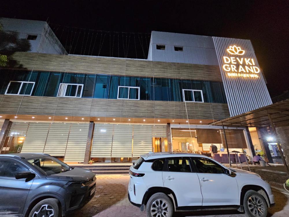 devki grand hotel