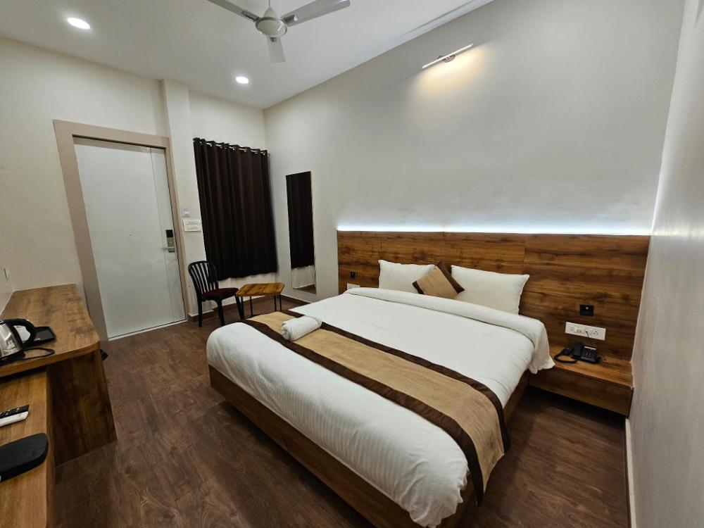 devki grand hotel
