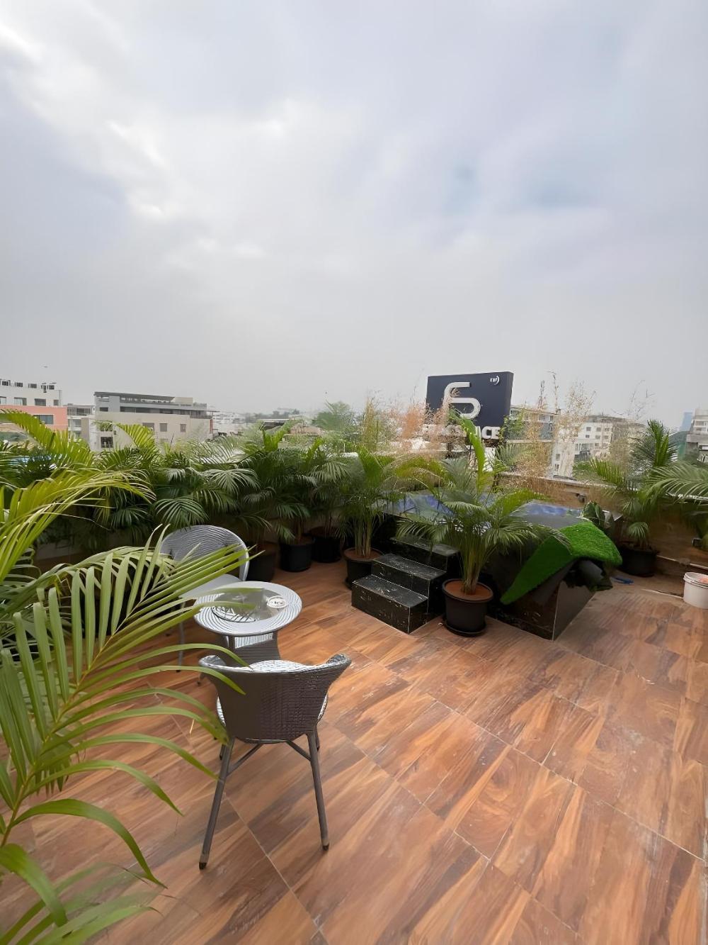 eleven views by fracspace