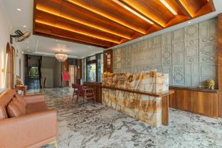 hotel royal bagh opposite city park