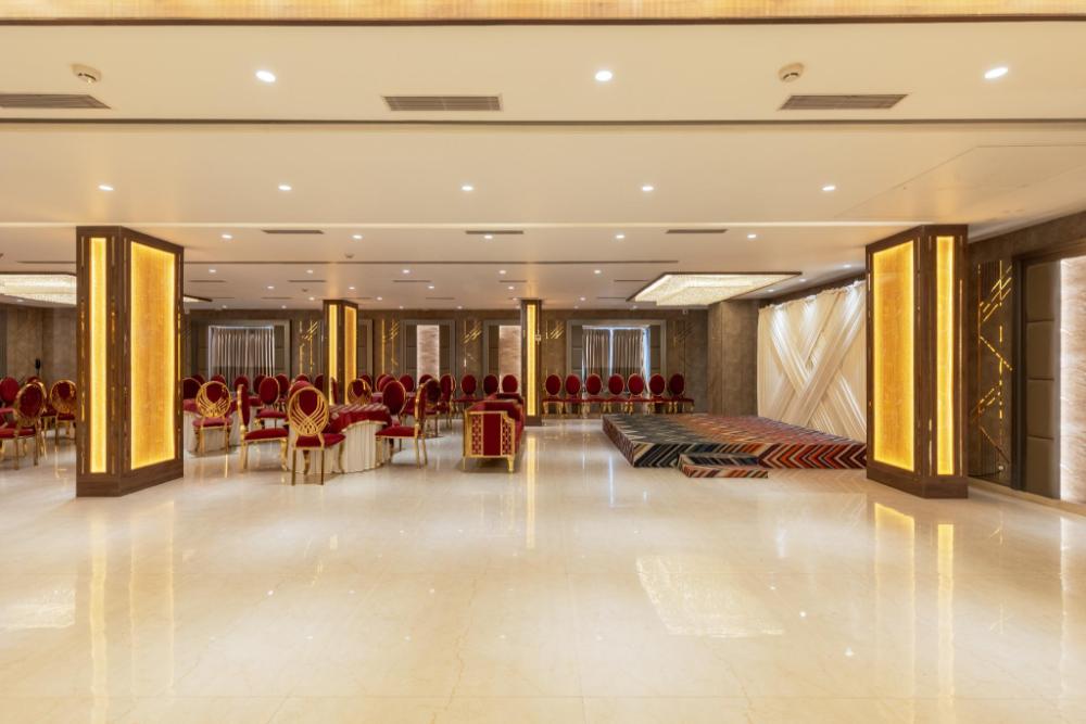 hotel royal bagh opposite city park