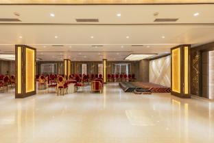 hotel royal bagh opposite city park