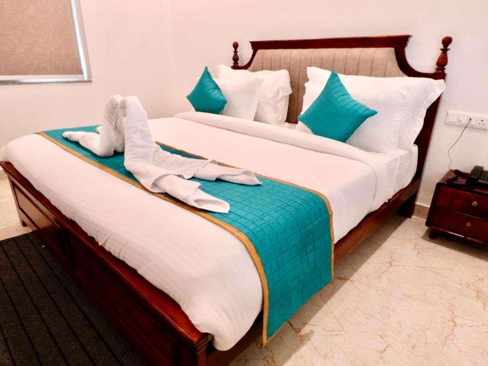 radha kunj resort