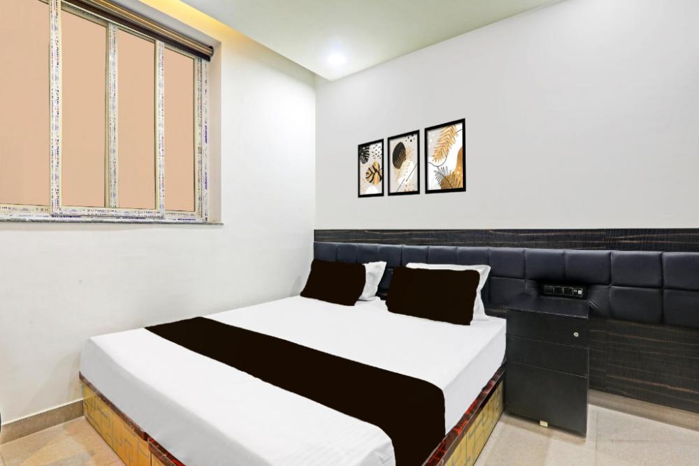 super collection o sheesh mahal hotel